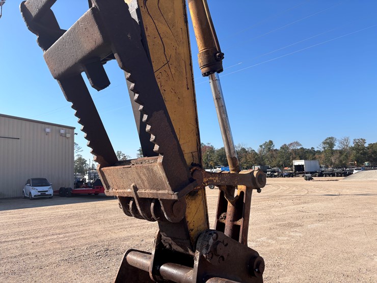 komatsu-pc200-lc-image-6