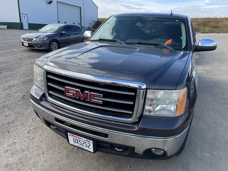 2010-gmc-1500-image-2