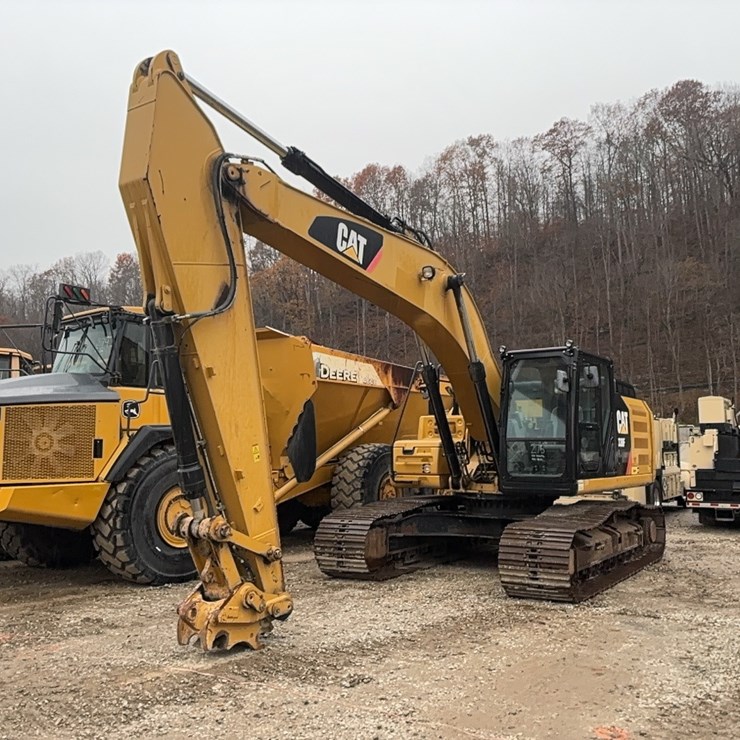 2017 CATERPILLAR 330FL