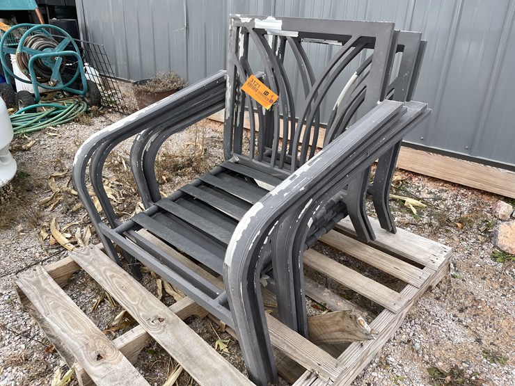 #3121-•-(4)-patio-chairs-image-1