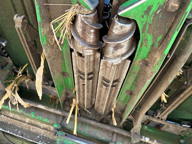 2022-john-deere-c12f-image-41