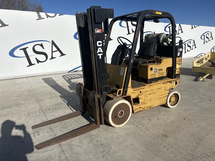 caterpillar-t80d-image-1