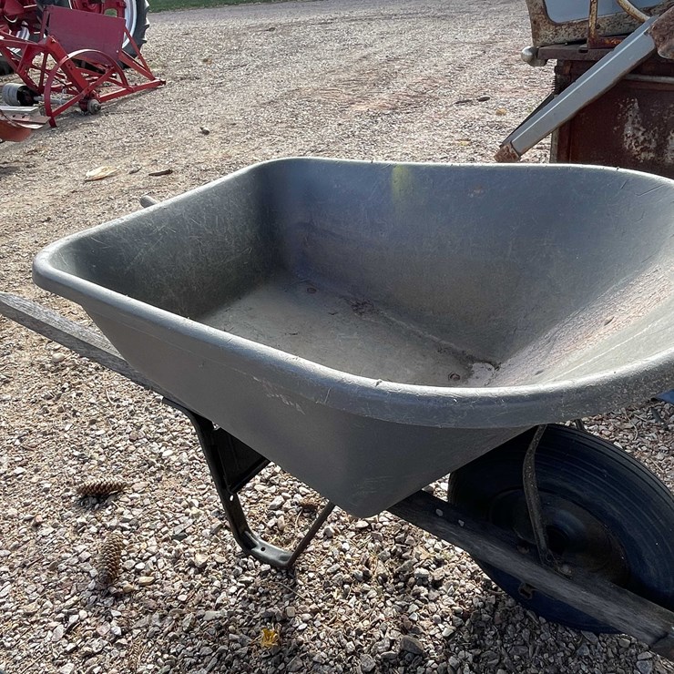 #3105 • True Temper Wheelbarrow