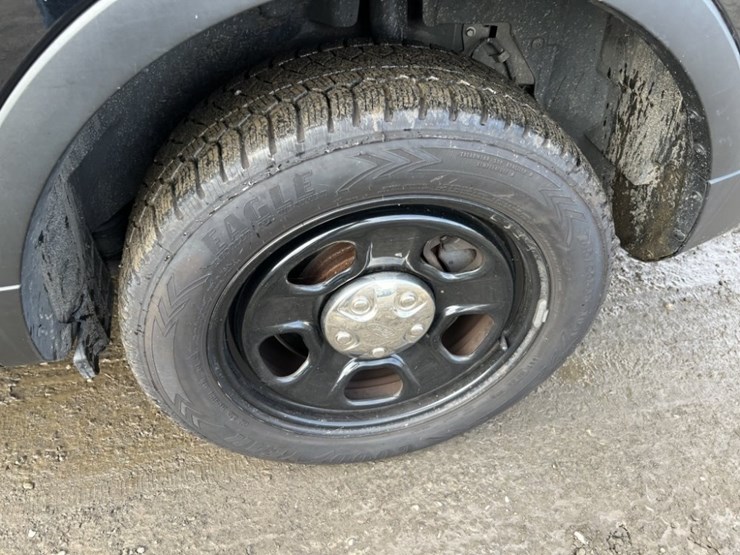 2017-ford-explorer-image-12