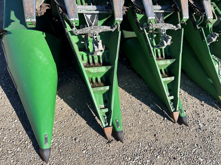 2022-john-deere-c12f-image-26