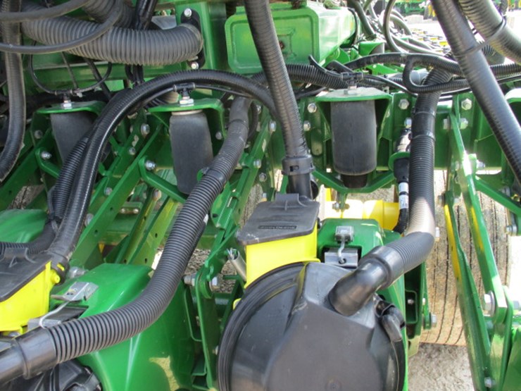 2016-john-deere-db60-image-56