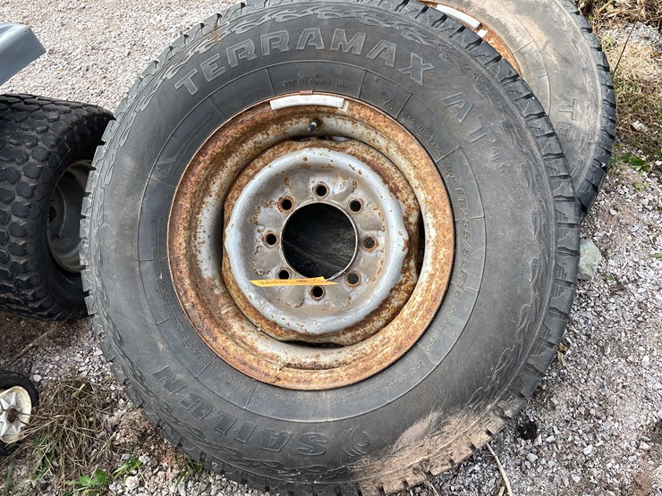 #3133-•-(2)-steel-wheels-and-tires-image-2