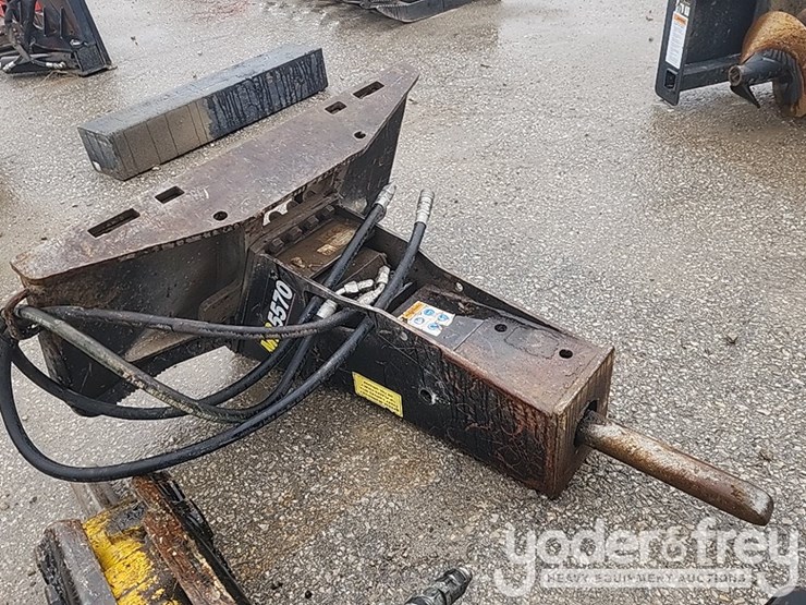 breaker-attachment-to-suit-skidsteer-image-2