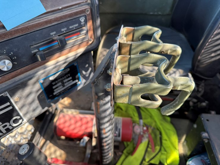 #22592-•-inop-1992-freightliner-t/a-daycab-truck-tractor-vin:-1fuymzyb1np520782-image-77