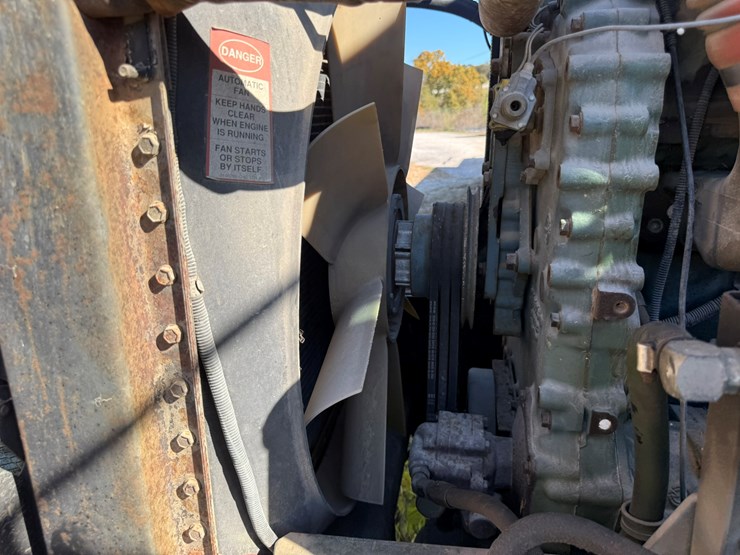 #22592-•-inop-1992-freightliner-t/a-daycab-truck-tractor-vin:-1fuymzyb1np520782-image-27