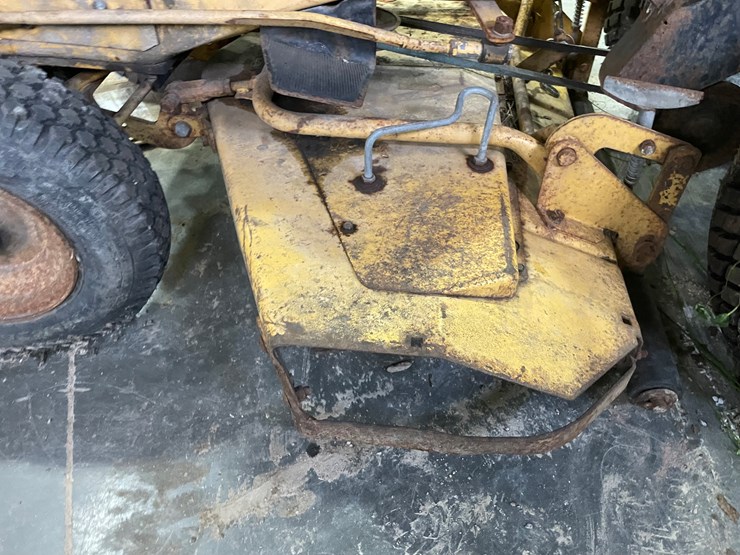 #3032-•-allis-chalmers-b10-lawn-mower-image-9