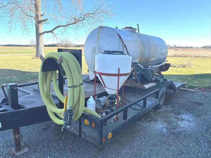 spray-trailer---1000-gal-tank-image-2