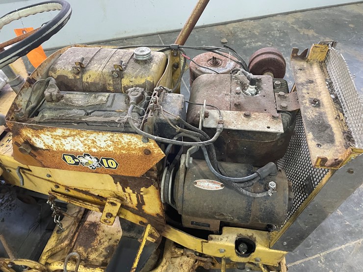 #3032-•-allis-chalmers-b10-lawn-mower-image-16