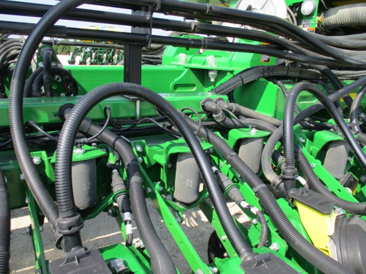 2016-john-deere-db60-image-104
