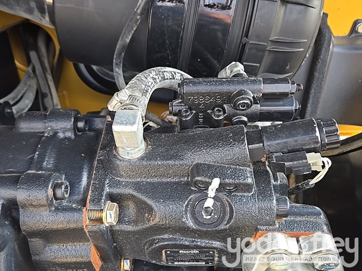 2019-caterpillar-tl1255d-image-91