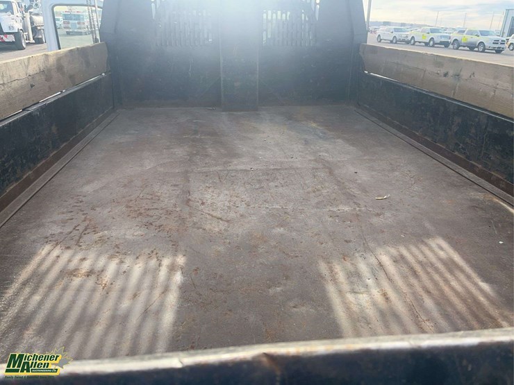 2005-ford-f550-image-16