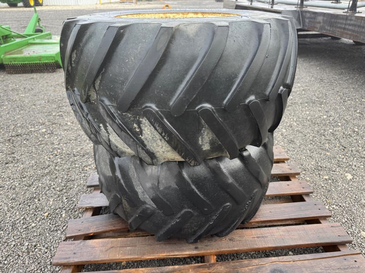 #10965-•-31:00x15:50x15-pair-of-tires-image-4