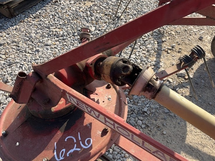 new-holland-157-image-3