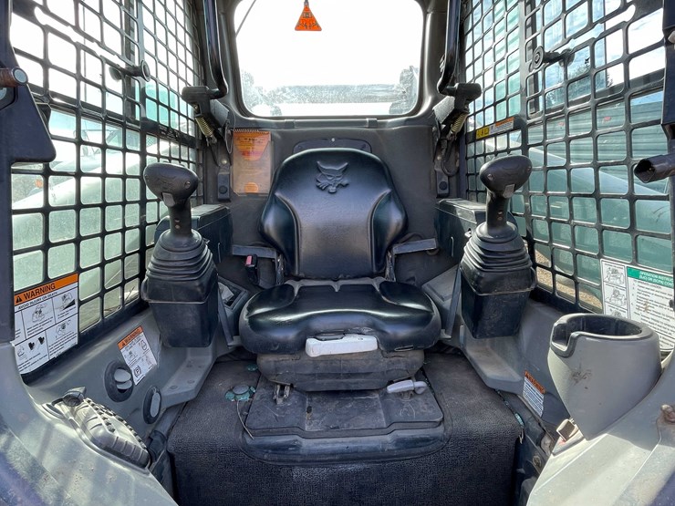 2015-bobcat-t870-image-13