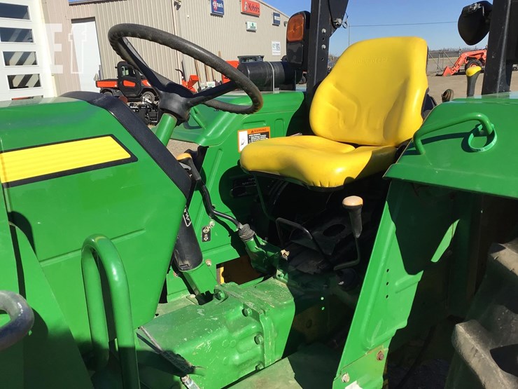 2014-john-deere-5045e-image-15