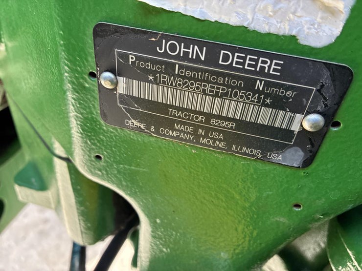 2015-john-deere-8295r-image-2