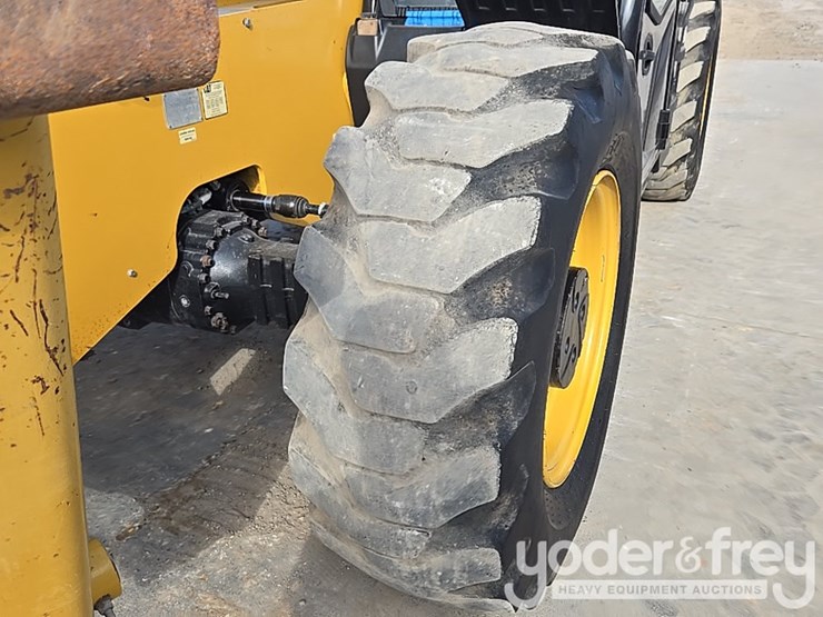 2019-caterpillar-tl1255d-image-26
