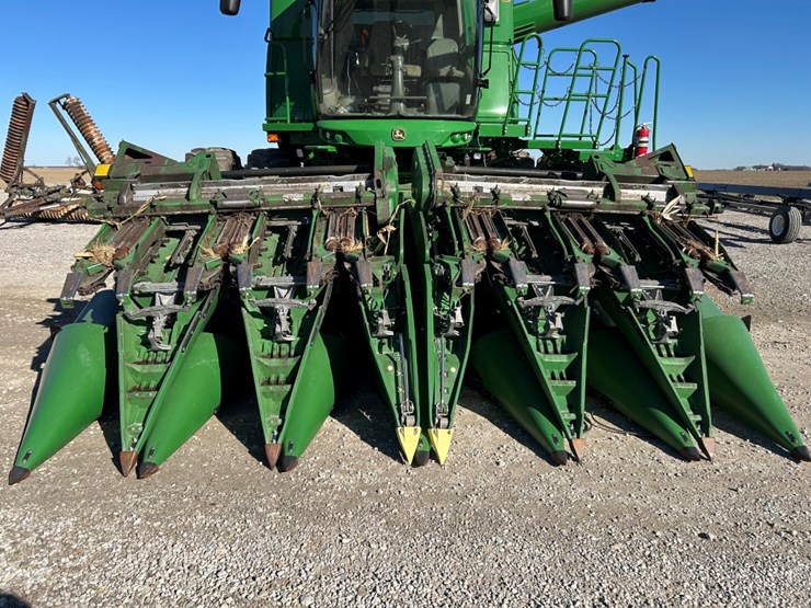 2022-john-deere-c12f-image-2