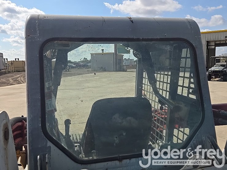 2019-takeuchi-tl8-image-34