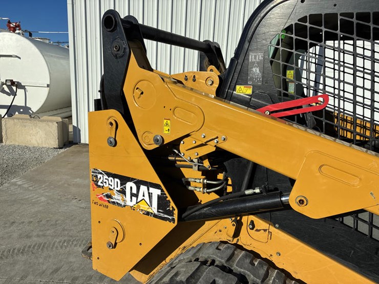 2018-caterpillar-259d-image-37