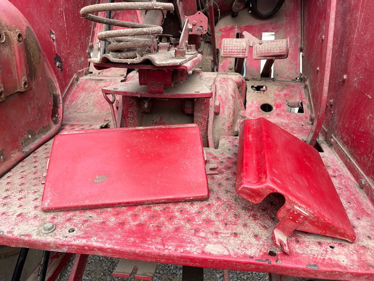 1956-international-600-image-19