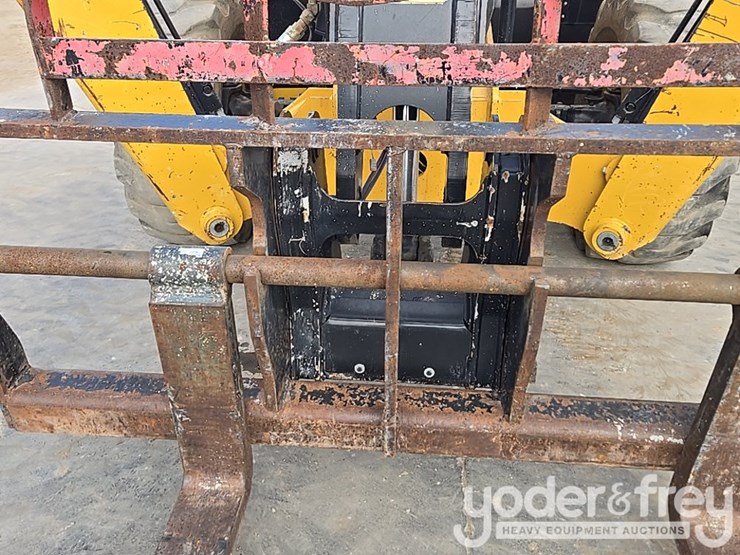 2019-caterpillar-tl1255d-image-12