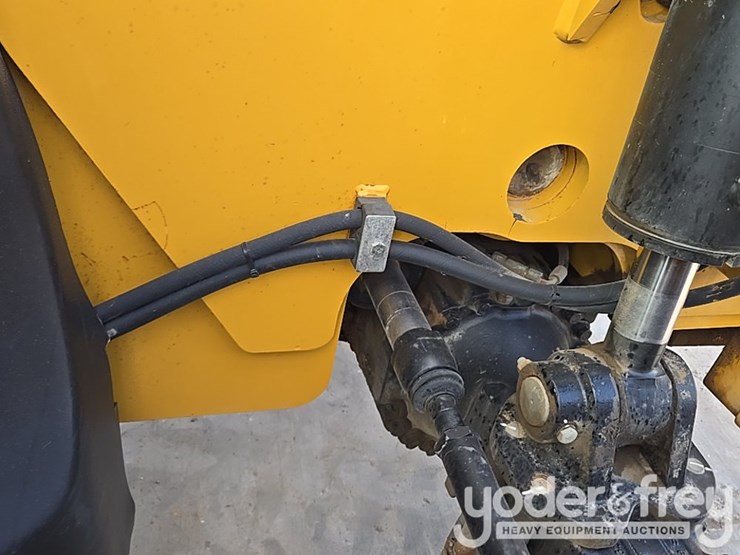 2019-caterpillar-tl1255d-image-53