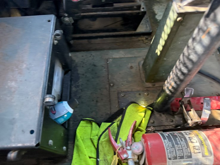 #22592-•-inop-1992-freightliner-t/a-daycab-truck-tractor-vin:-1fuymzyb1np520782-image-68