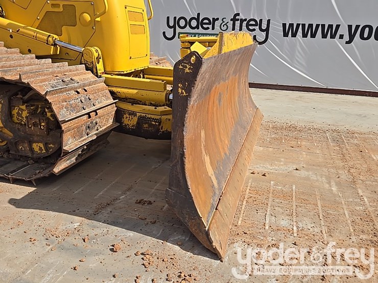 2023-komatsu-d61pxi-24-image-24