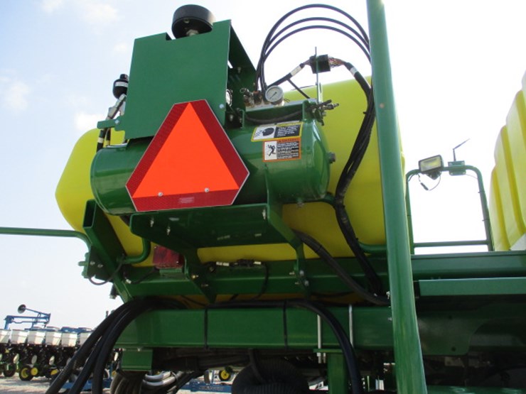 2016-john-deere-db60-image-37