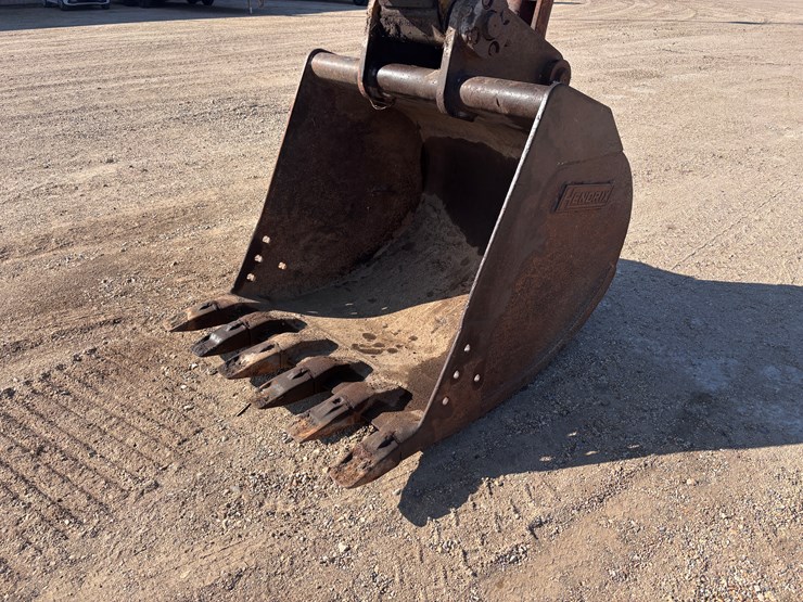 komatsu-pc200-lc-image-4