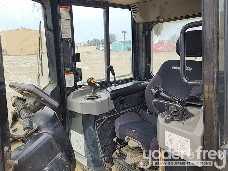 2021-komatsu-d71exi-24-image-21