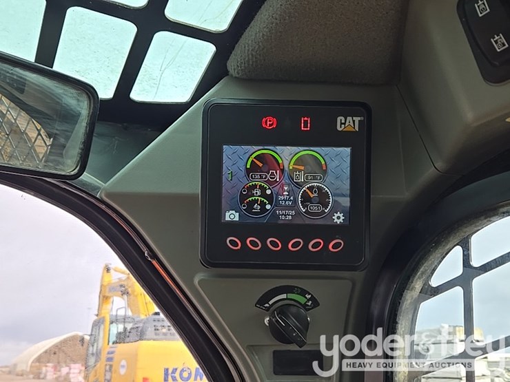 2022-caterpillar-299d3-image-56