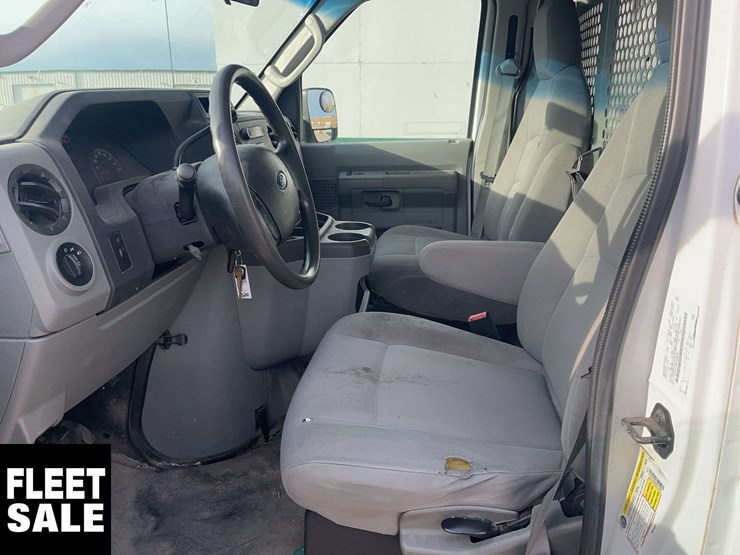 2009-ford-cargo-image-11