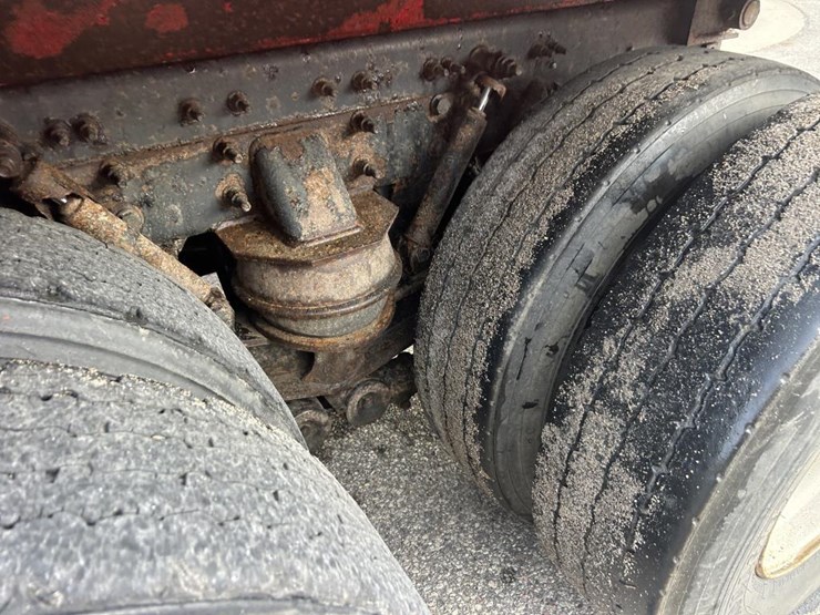 #1673-•-2002-international-workstar-tri-axle-dump-truck-image-38