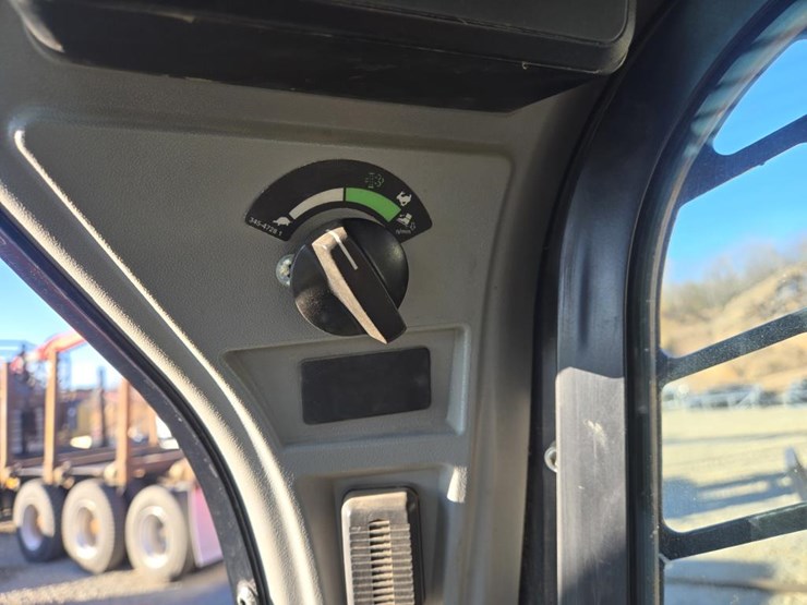 2020-caterpillar-259d3-image-37