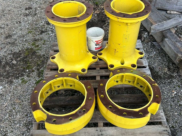 jd-front-dual-tires-and-spacers-image-4