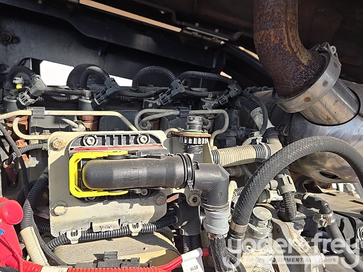 2014-jlg-600aj-image-85