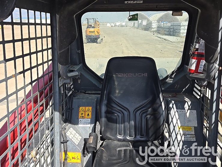 2019-takeuchi-tl8-image-38