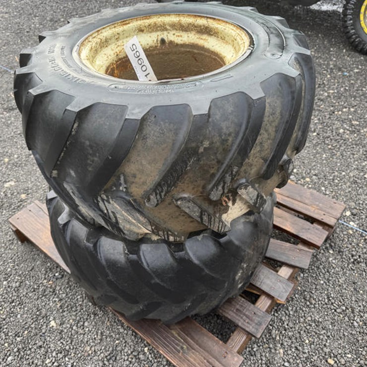 #10965 • 31:00X15:50X15 PAIR OF TIRES