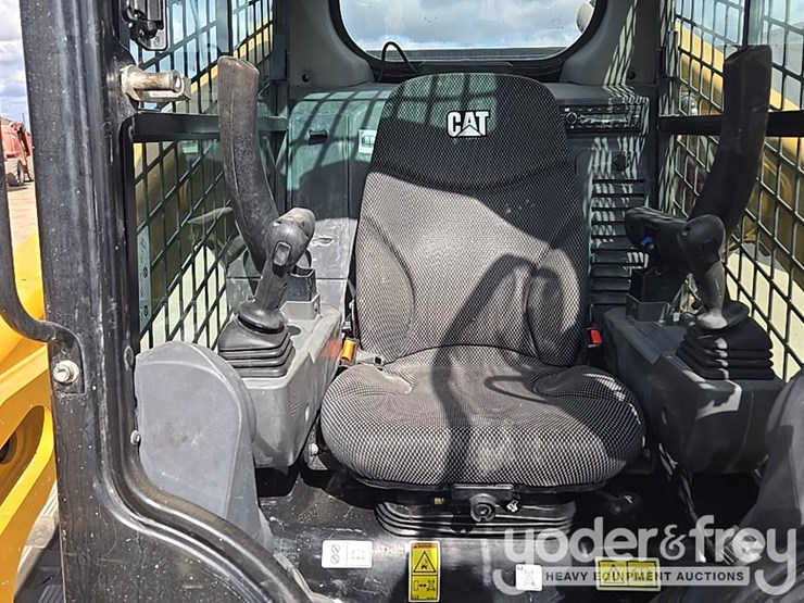 2021-caterpillar-289d3-image-49