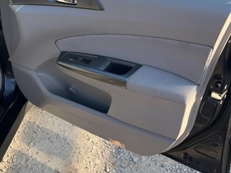 2013-subaru-forester-image-16