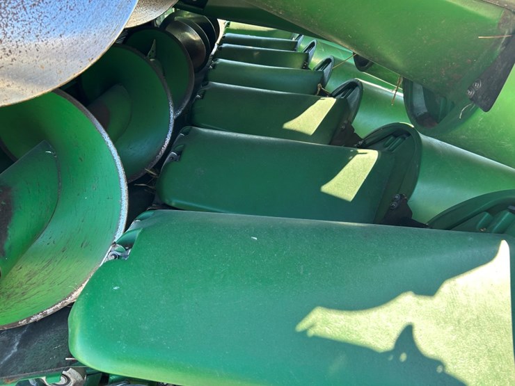 2022-john-deere-c12f-image-8