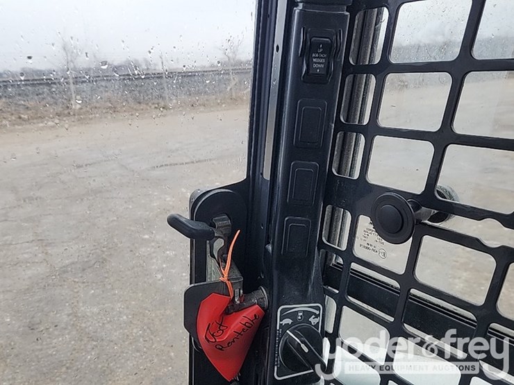 2018-bobcat-s570-image-28