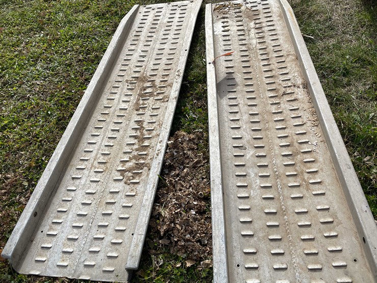 #3147-•-(2)-aluminum-ramps-image-5